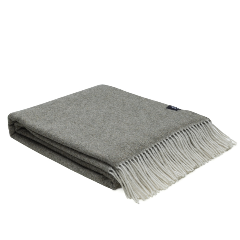 WOOOL Plaids aug23 WOOOL Plaid - CASHMERE Classic (Mosgroen) - Afbeelding 1