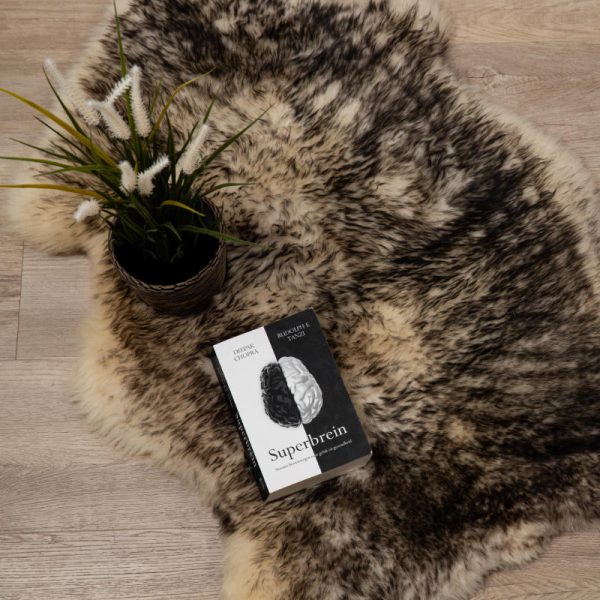 WOOOL Schapenvacht - Classic Wit Zwart Moeflon (Flat Lay)